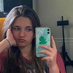 Anna Jamison - @anna._.bananass - Instagram
