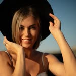 Anna Landry - @anyalandry - Instagram