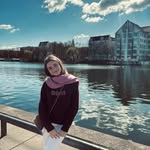 A - @annaleal.__ - Instagram