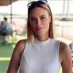 Anna Mullet - Facebook