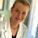 Anna Moseley - @ilovemyspine - Instagram