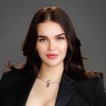 Anna Paredes - @annaprealtor - Instagram