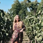 Anna Plotnikova - Facebook