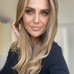 Anna Romanov - Facebook