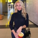 Anna Romanov - Facebook