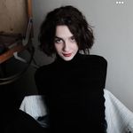 13 - @anna_shulman13 - Instagram