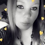 anna silverio - @mariposatriconera21 - Instagram