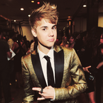 Anne Ben Justin'e Gidiyorum Hadi Bye. - Facebook