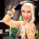 Lee-Anne Early Bloom - @nurse_noise - Instagram