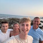 Anne-Marie Leach - @annieleach76 - Instagram