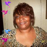 Annette Mays - @blopezwalkss - Instagram