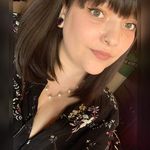 Annie Becker - @anniebecker6244 - Instagram