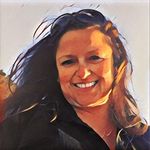 Annie Becker - @anniebecker_newport - Instagram
