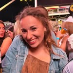 Annie Clare - @anniekamradt - Instagram