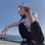Annie Clare - Facebook