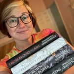Annie Cockerill - @anniejoreadsstuff - Instagram
