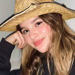 (Chloe) - @coffee.annie - Instagram
