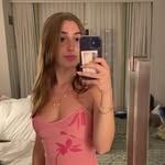 Annie Cooke - @anniec214 - Instagram