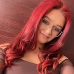 Annie Holman - @holmana98 - Instagram