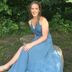 Annie Larson - @annbanann22 - Instagram
