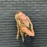 @anniemoran.closet - Instagram