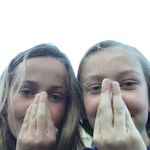 Sisters - @annie_n_ella - Instagram