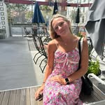 Annie Willis - @anniewillis71 - Instagram