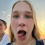 annika :) - @annikaleebee - Instagram