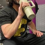Anthony Baxter - @antha_kneeb - Instagram