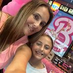 Anna Singleton - Facebook