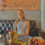 Anna Todd - @anna.toddd - Instagram