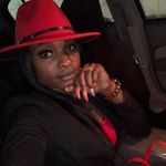 April Barrett - @bossladylashes.100 - Instagram