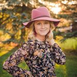 April - @aprilhoffphotography - Instagram