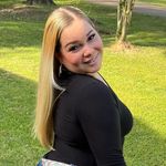 April Hubbard - @bowdown_its_april - Instagram
