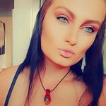 April Sharp - @sharpiee11 - Instagram