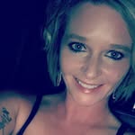 April Whiting - @foxyred28 - Instagram