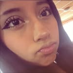 Ariana paga la plata - @funa_ariana_gavilanes - Instagram