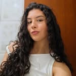 - Ariane Mello - - @ariane.melloo - Instagram