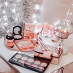 𝘼𝙧𝙞𝙖𝙣𝙣𝙖 𝘿𝙤𝙩𝙨𝙤𝙣 - @peqoyqjion - Instagram