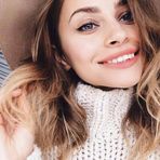 Arielle Holcomb - Facebook