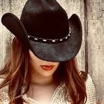 Ariel Quinn - @arielquinn82 - Instagram