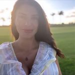 Ariel Randall - @theressomethingaboutariel - Instagram