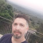 Ariel Reinhardt - Facebook