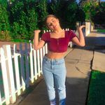 A. - @arielshortline - Instagram