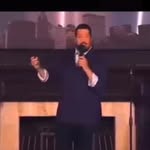arnold schwarzenegger finds an onion ring - @arnoldfindinganonionringdaily - Instagram