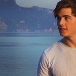 Aron Bauer - @aron_bauer_ - Instagram