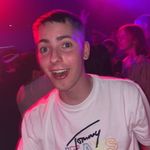 Aron Bell - @aronbell.private - Instagram