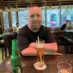 Áron Bond - Facebook