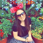 Ashley Doering - @ashleysflowerears - Instagram