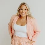 Ashley Earnhardt - @southernhospitalityobx - Instagram